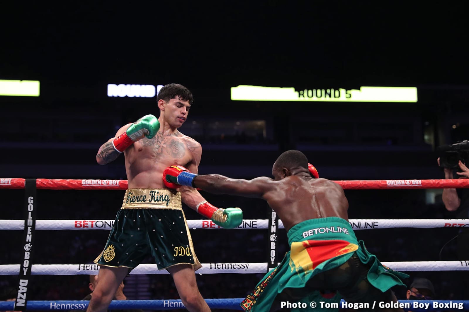 Photos: Ryan Garcia batters Tagoe, Mosley Jr defeats Rosado