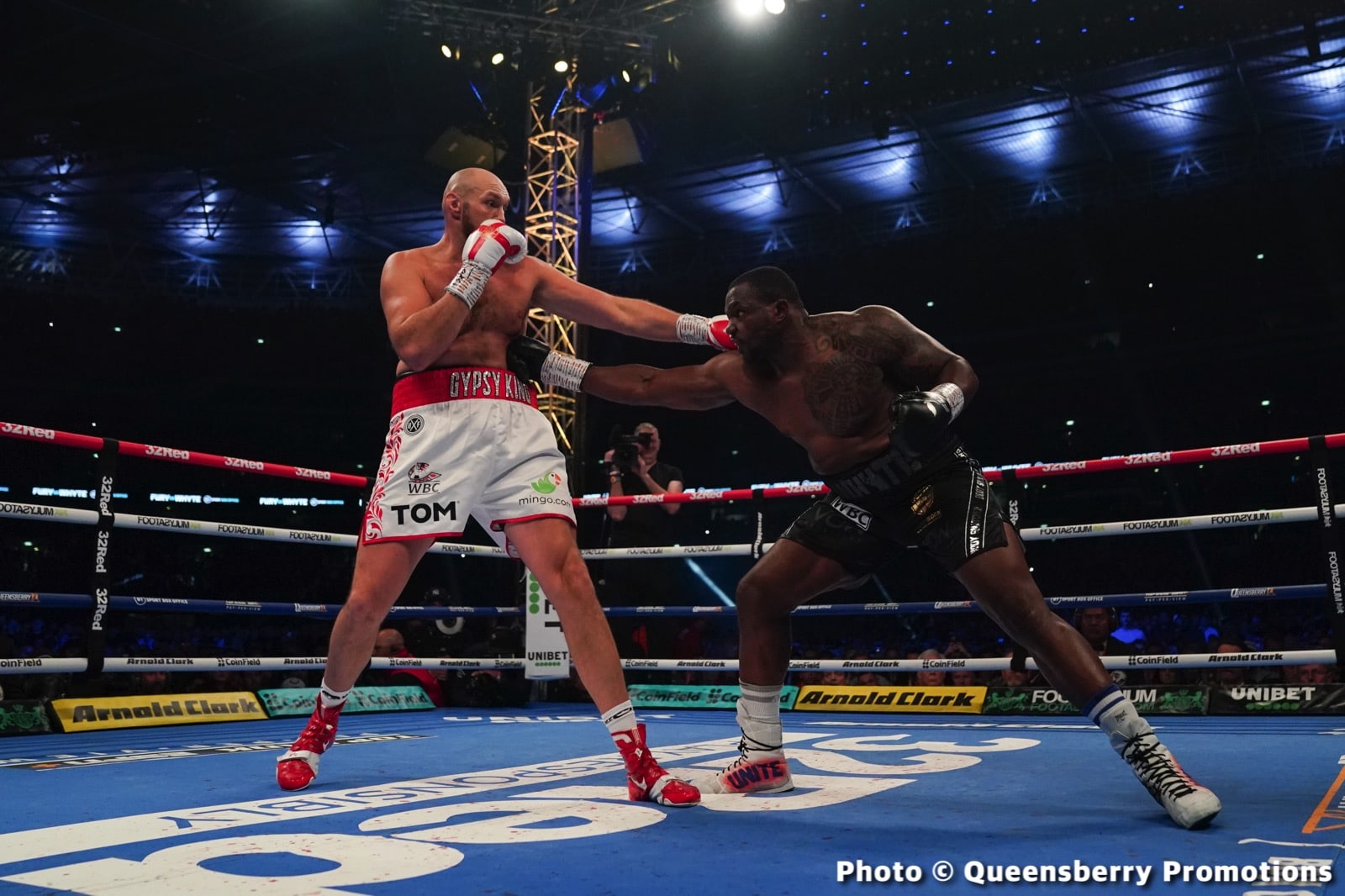 Photos: Tyson Fury Knocks Out Dillian Whyte in 6 at Wembley, London