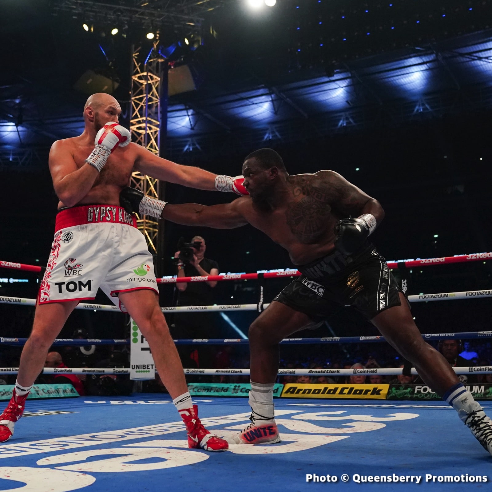 Photos: Tyson Fury Knocks Out Dillian Whyte in 6 at Wembley, London
