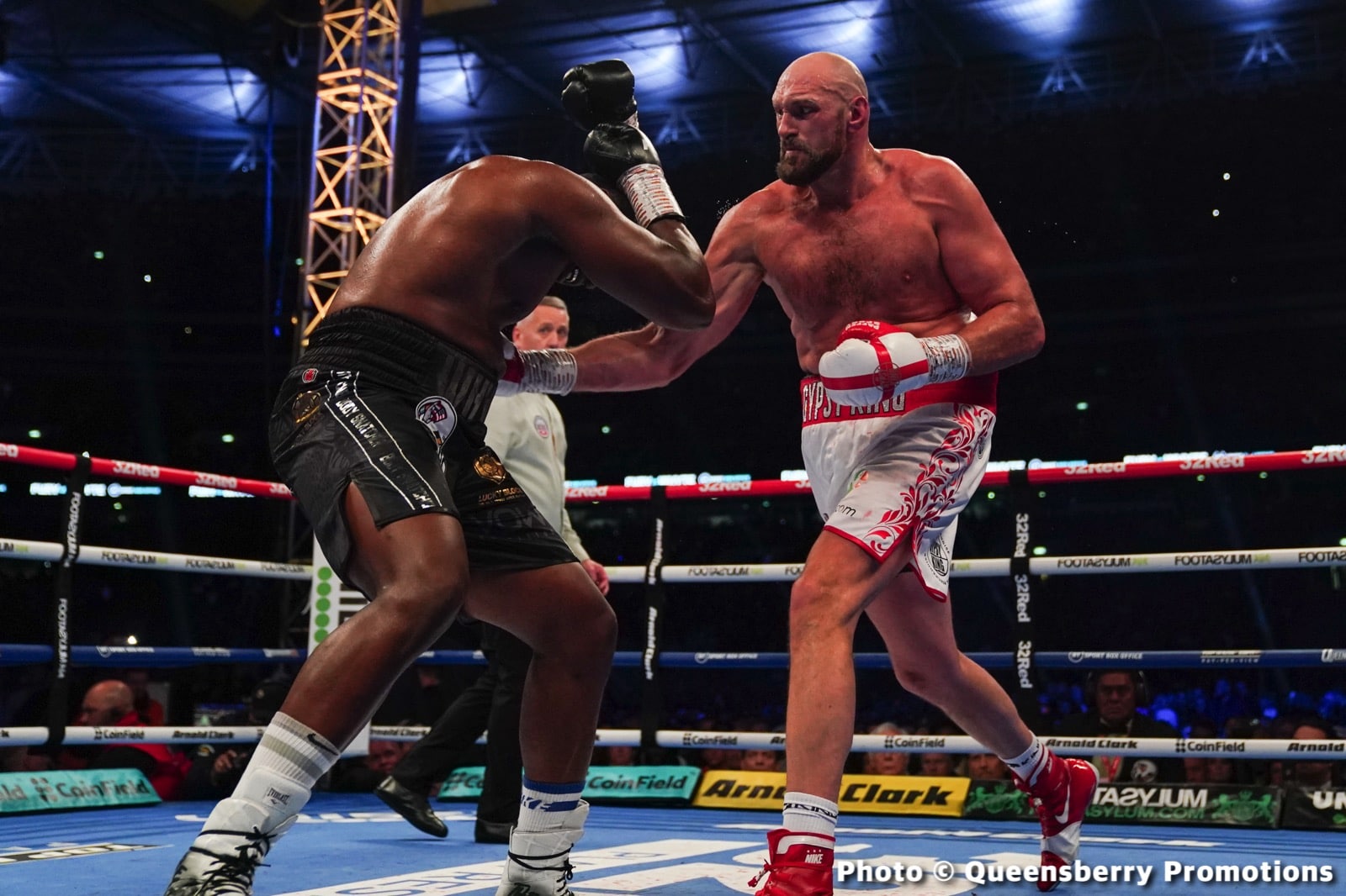 Tyson Fury vs. Dillian Whyte - LIVE action results from London