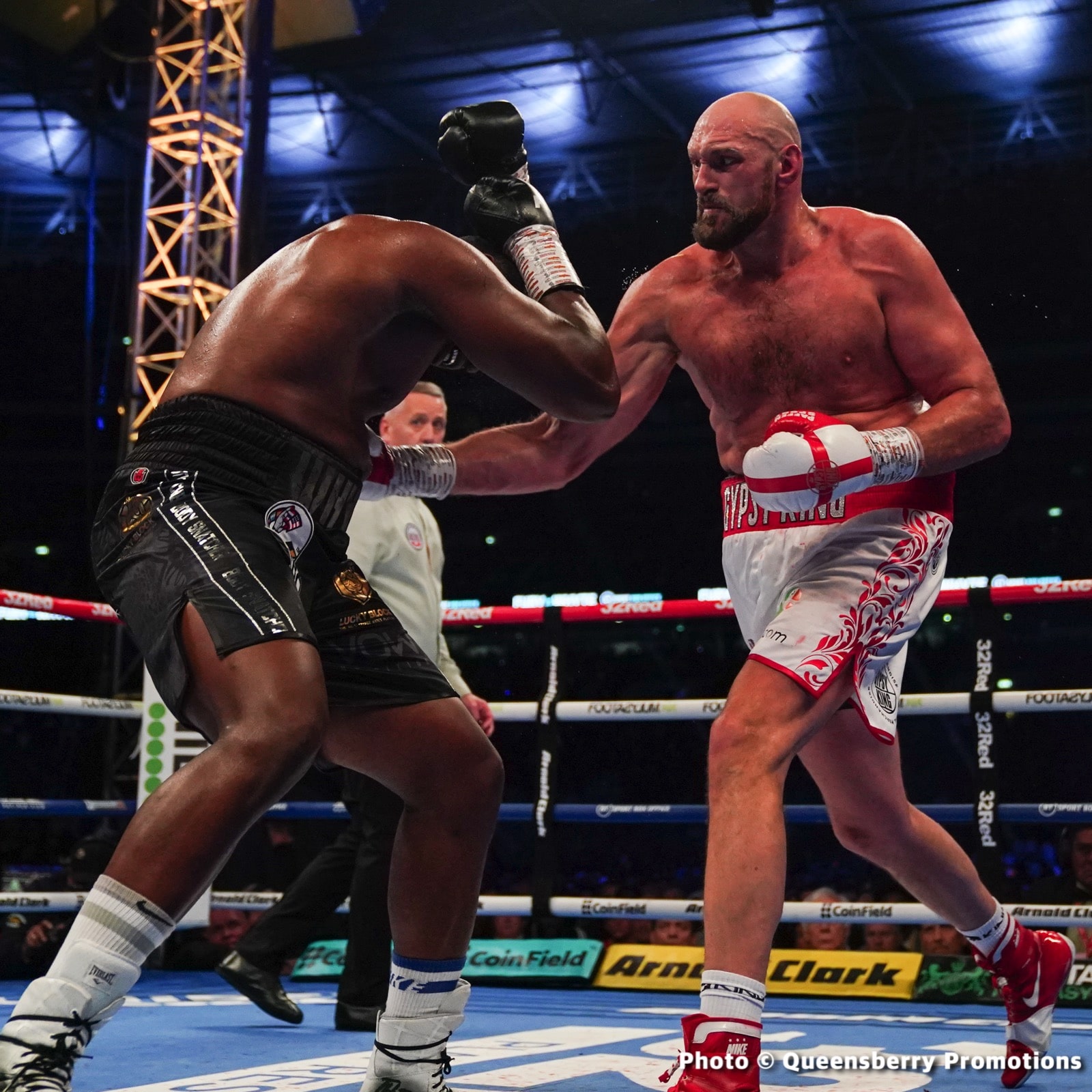 Photos: Tyson Fury Knocks Out Dillian Whyte in 6 at Wembley, London