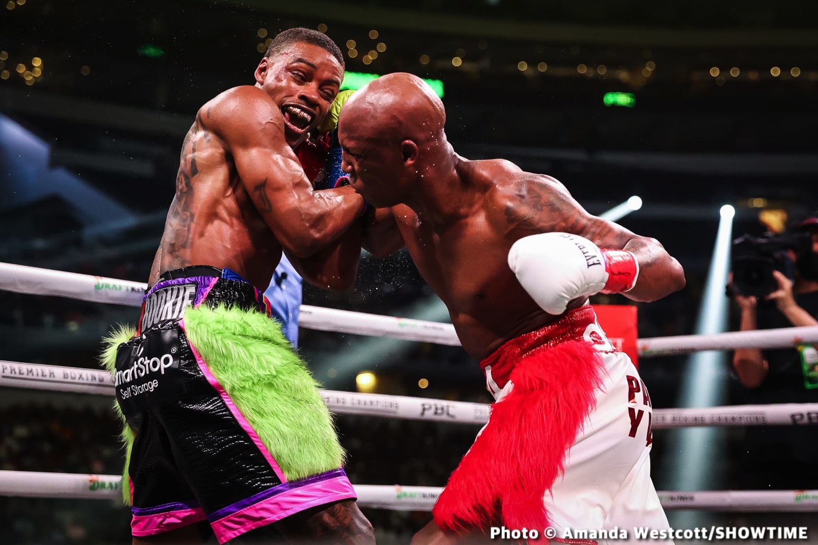 Photos: Spence TKOs Ugas in 10th, Cruz Dominates Gamboa