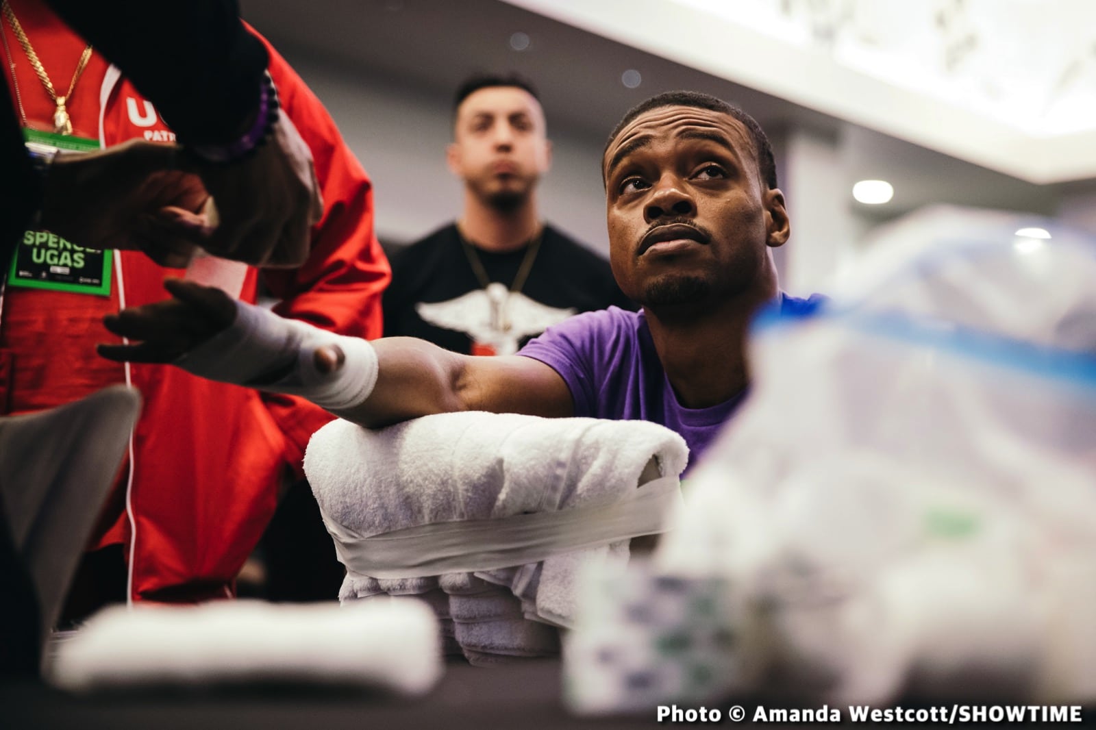 Photos: Spence TKOs Ugas in 10th, Cruz Dominates Gamboa