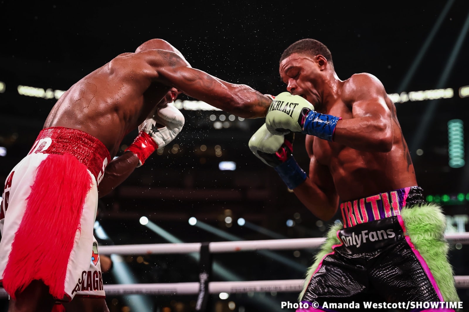 Photos: Spence TKOs Ugas in 10th, Cruz Dominates Gamboa