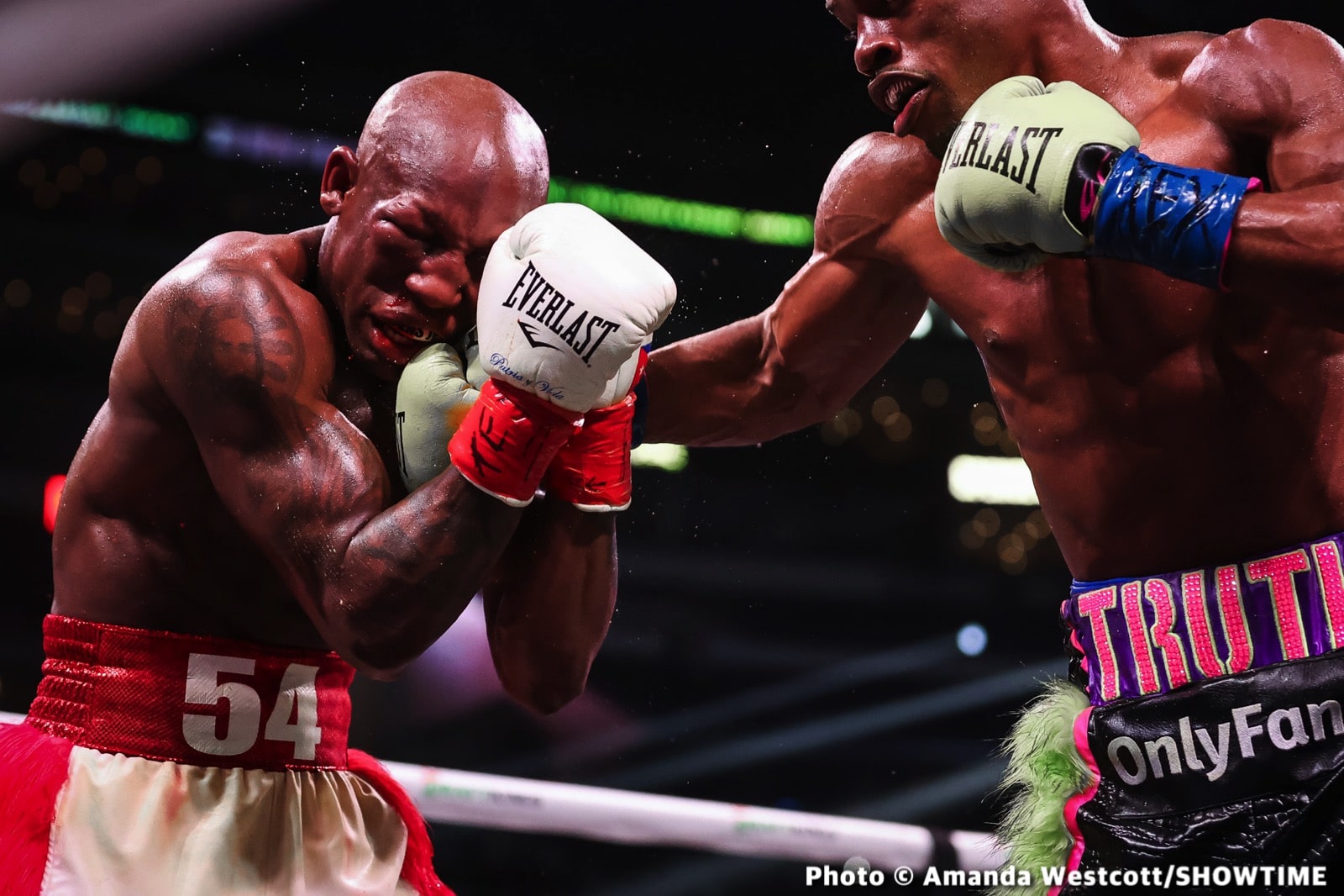 Photos: Spence TKOs Ugas in 10th, Cruz Dominates Gamboa