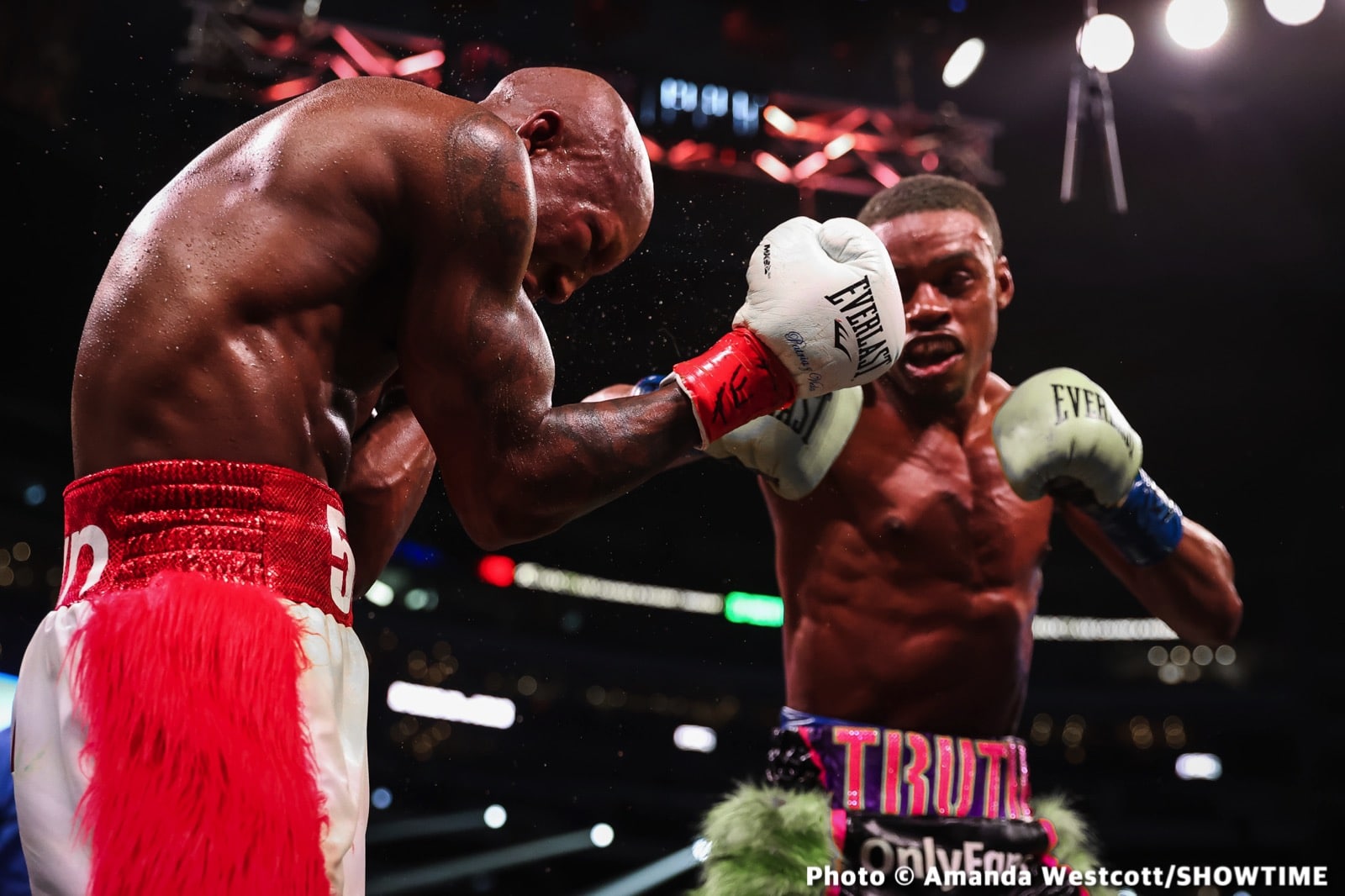 Photos: Spence TKOs Ugas in 10th, Cruz Dominates Gamboa