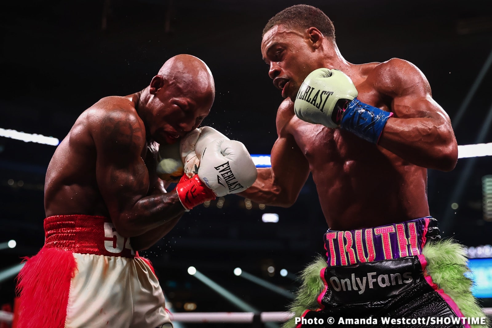 Photos: Spence TKOs Ugas in 10th, Cruz Dominates Gamboa