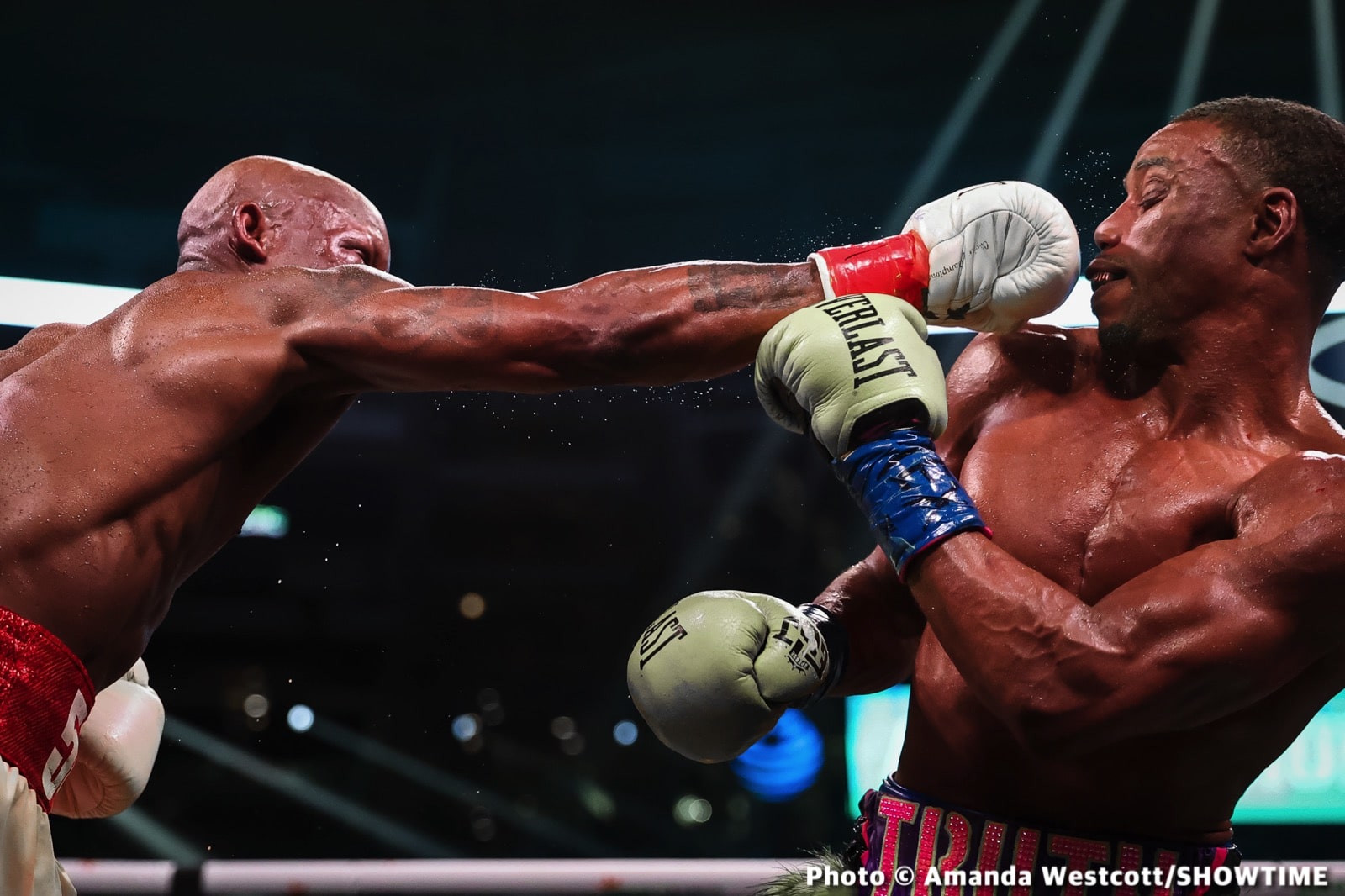 Photos: Spence TKOs Ugas in 10th, Cruz Dominates Gamboa