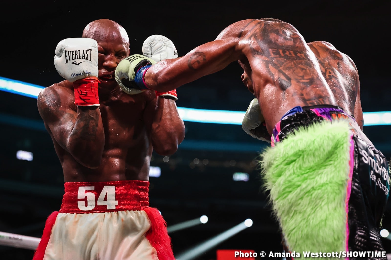 Photos: Spence TKOs Ugas in 10th, Cruz Dominates Gamboa
