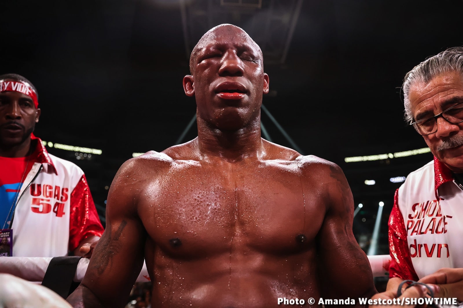 Photos: Spence TKOs Ugas in 10th, Cruz Dominates Gamboa