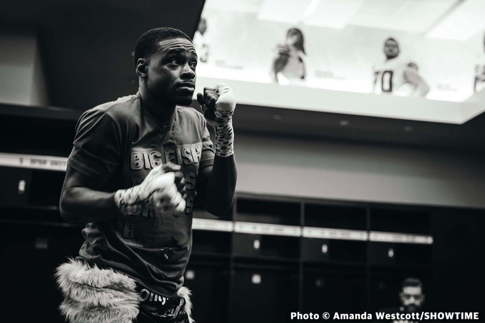 Photos: Spence TKOs Ugas in 10th, Cruz Dominates Gamboa