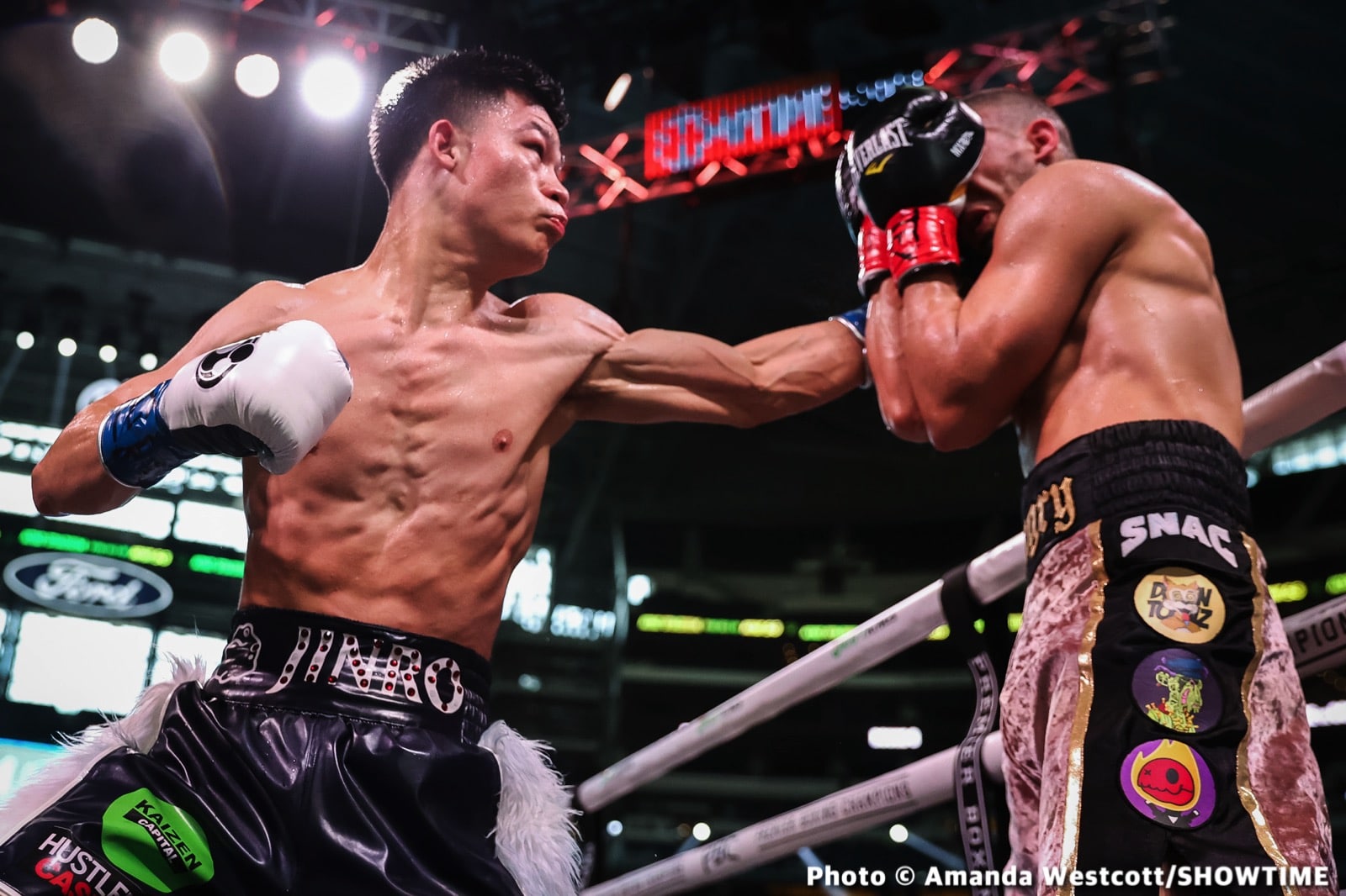 Photos: Spence TKOs Ugas in 10th, Cruz Dominates Gamboa