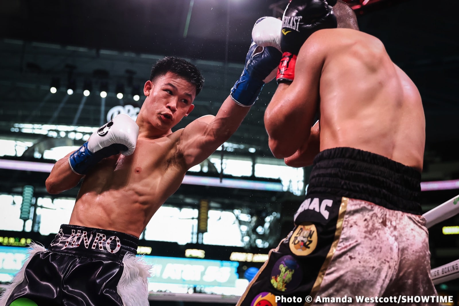 Photos: Spence TKOs Ugas in 10th, Cruz Dominates Gamboa