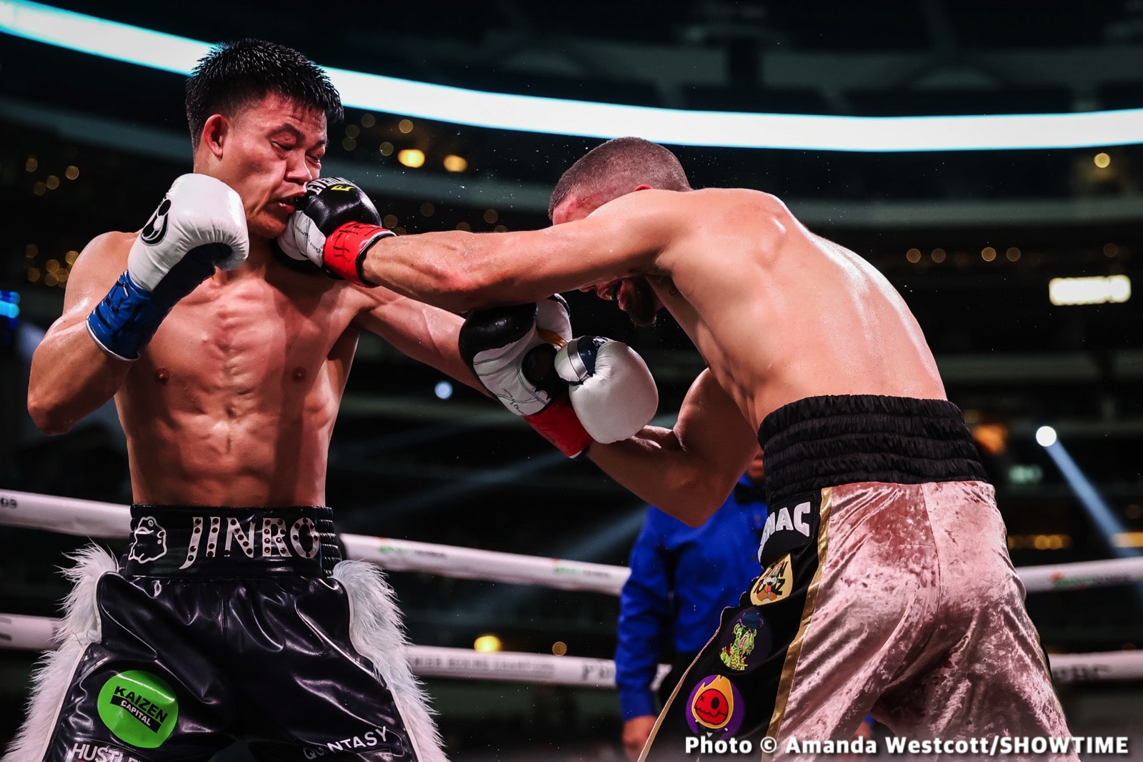 Photos: Spence TKOs Ugas in 10th, Cruz Dominates Gamboa