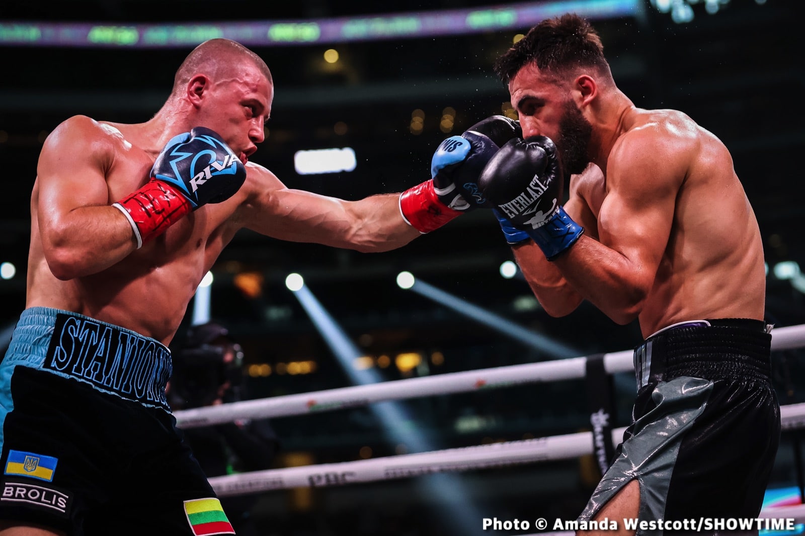 Photos: Spence TKOs Ugas in 10th, Cruz Dominates Gamboa
