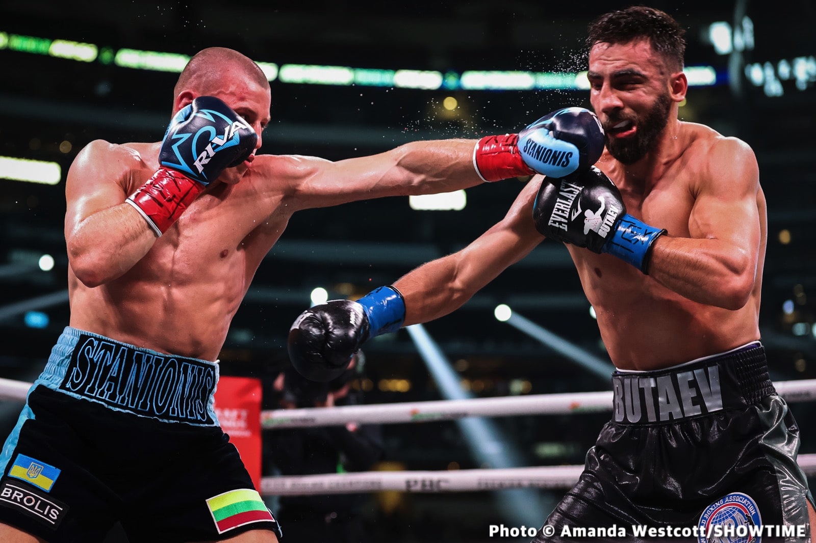 Photos: Spence TKOs Ugas in 10th, Cruz Dominates Gamboa