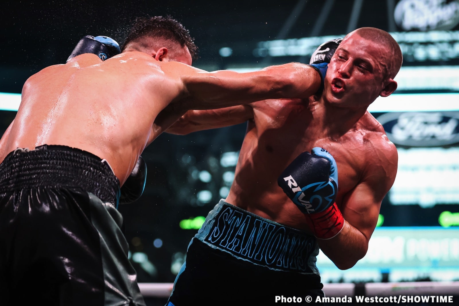 Photos: Spence TKOs Ugas in 10th, Cruz Dominates Gamboa
