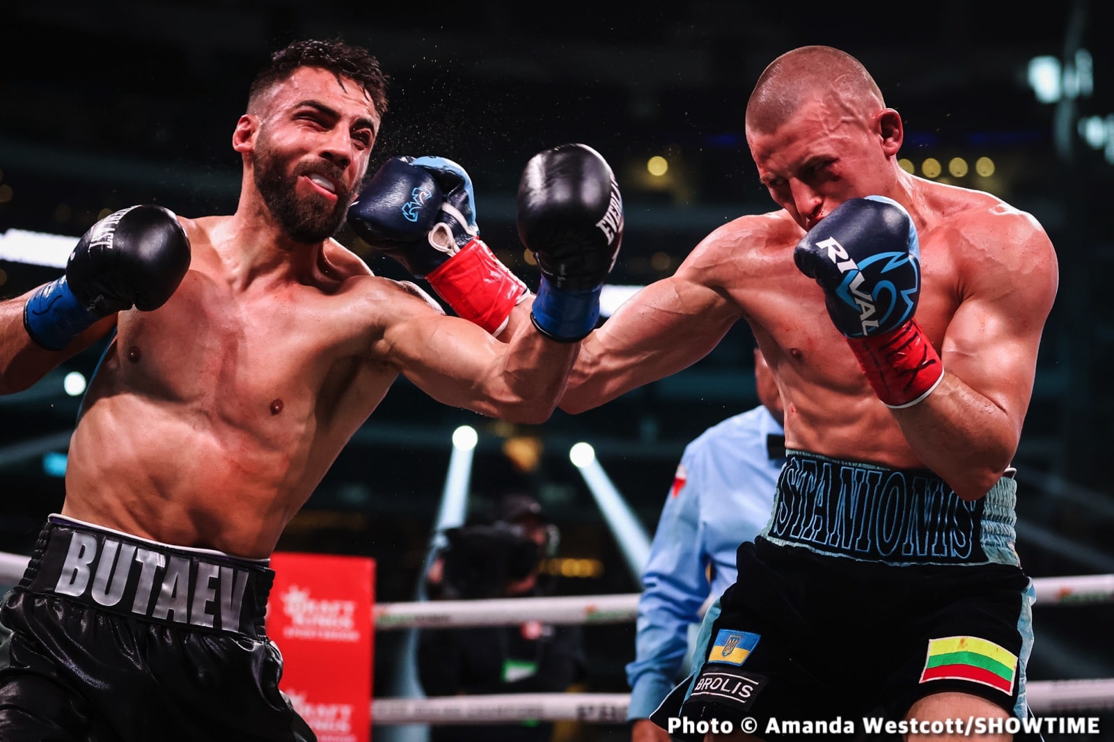 Photos: Spence TKOs Ugas in 10th, Cruz Dominates Gamboa