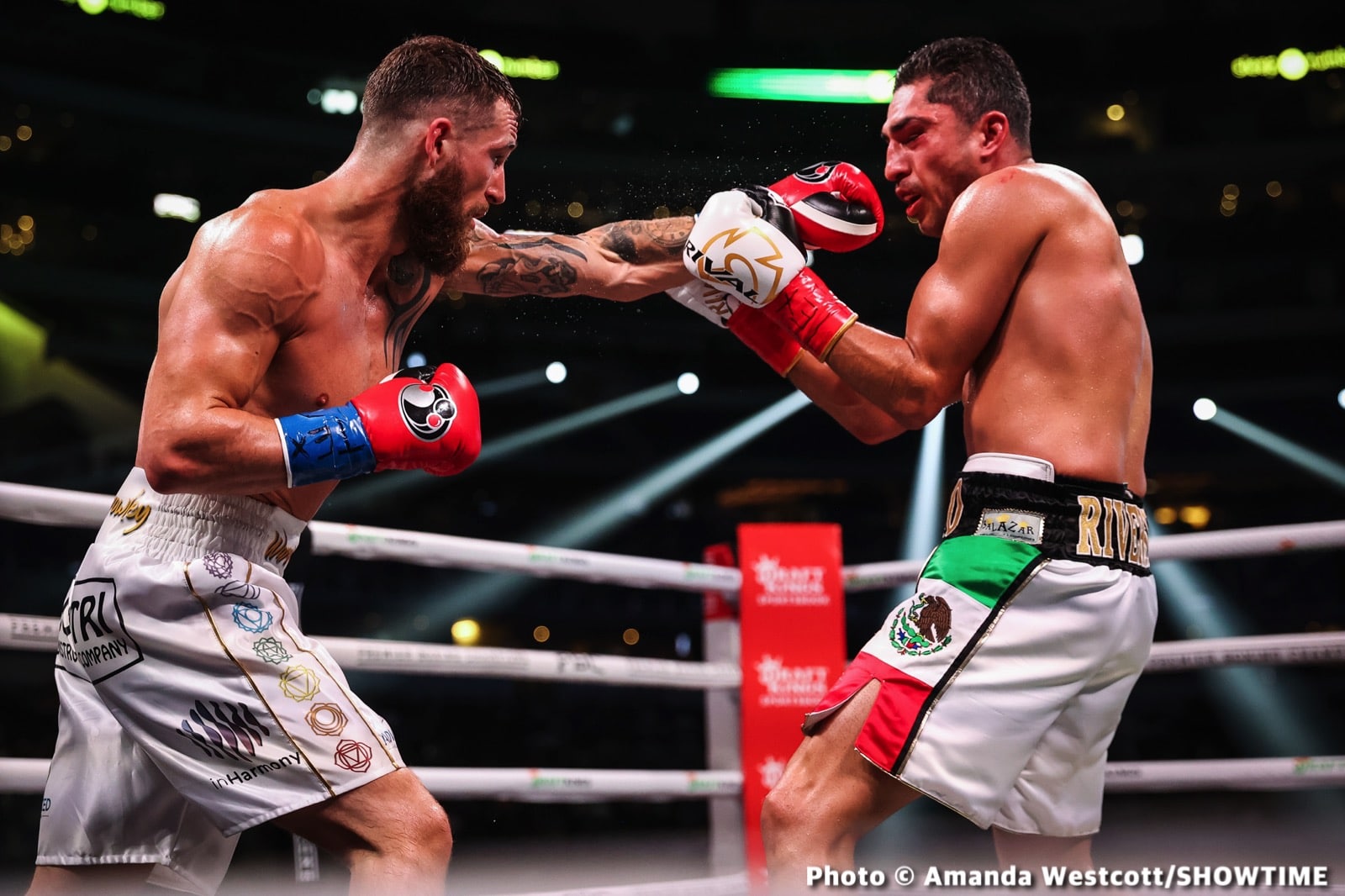 Photos: Spence TKOs Ugas in 10th, Cruz Dominates Gamboa