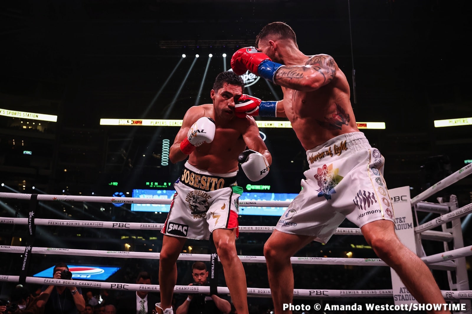 Photos: Spence TKOs Ugas in 10th, Cruz Dominates Gamboa