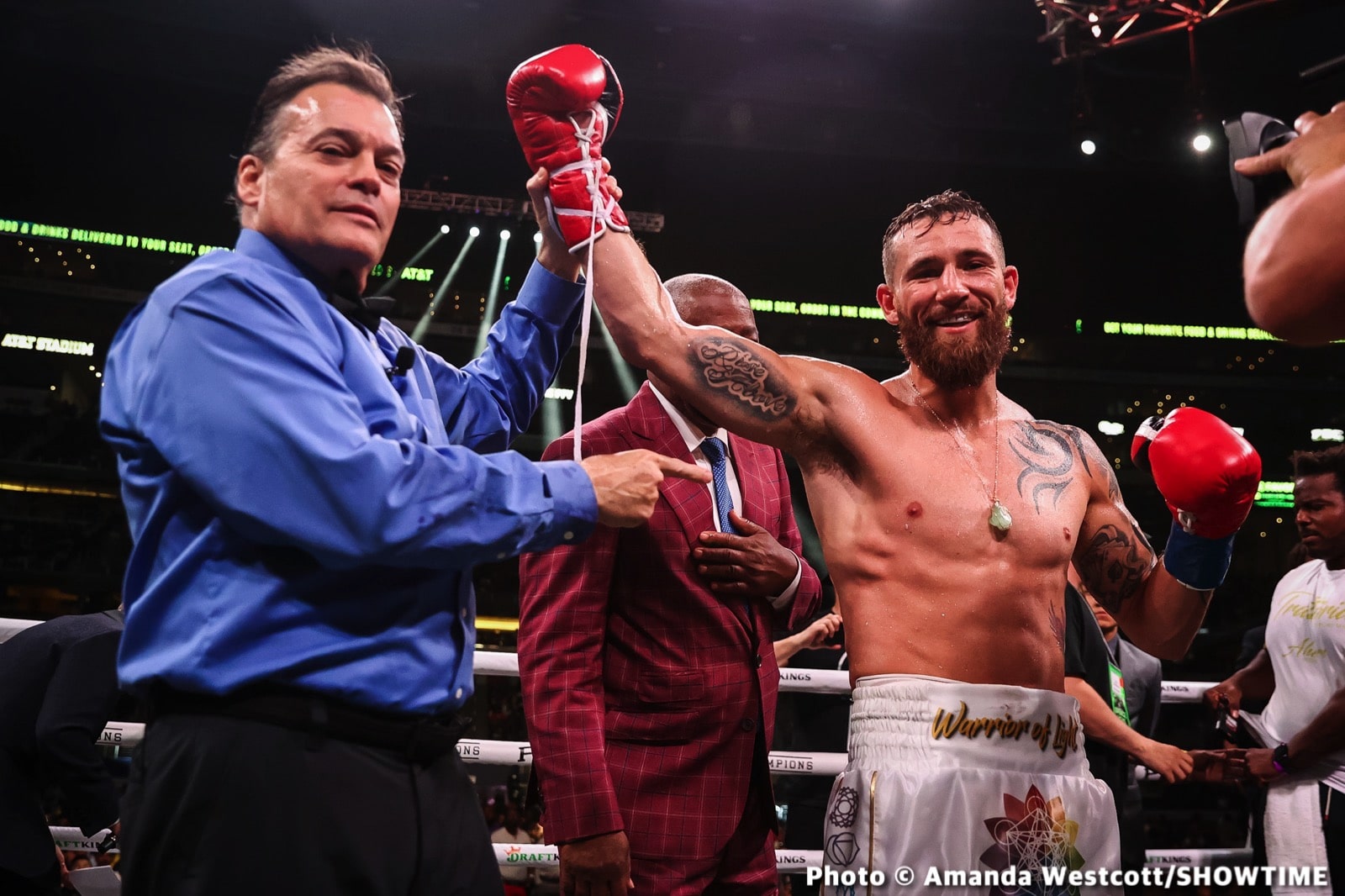 Photos: Spence TKOs Ugas in 10th, Cruz Dominates Gamboa