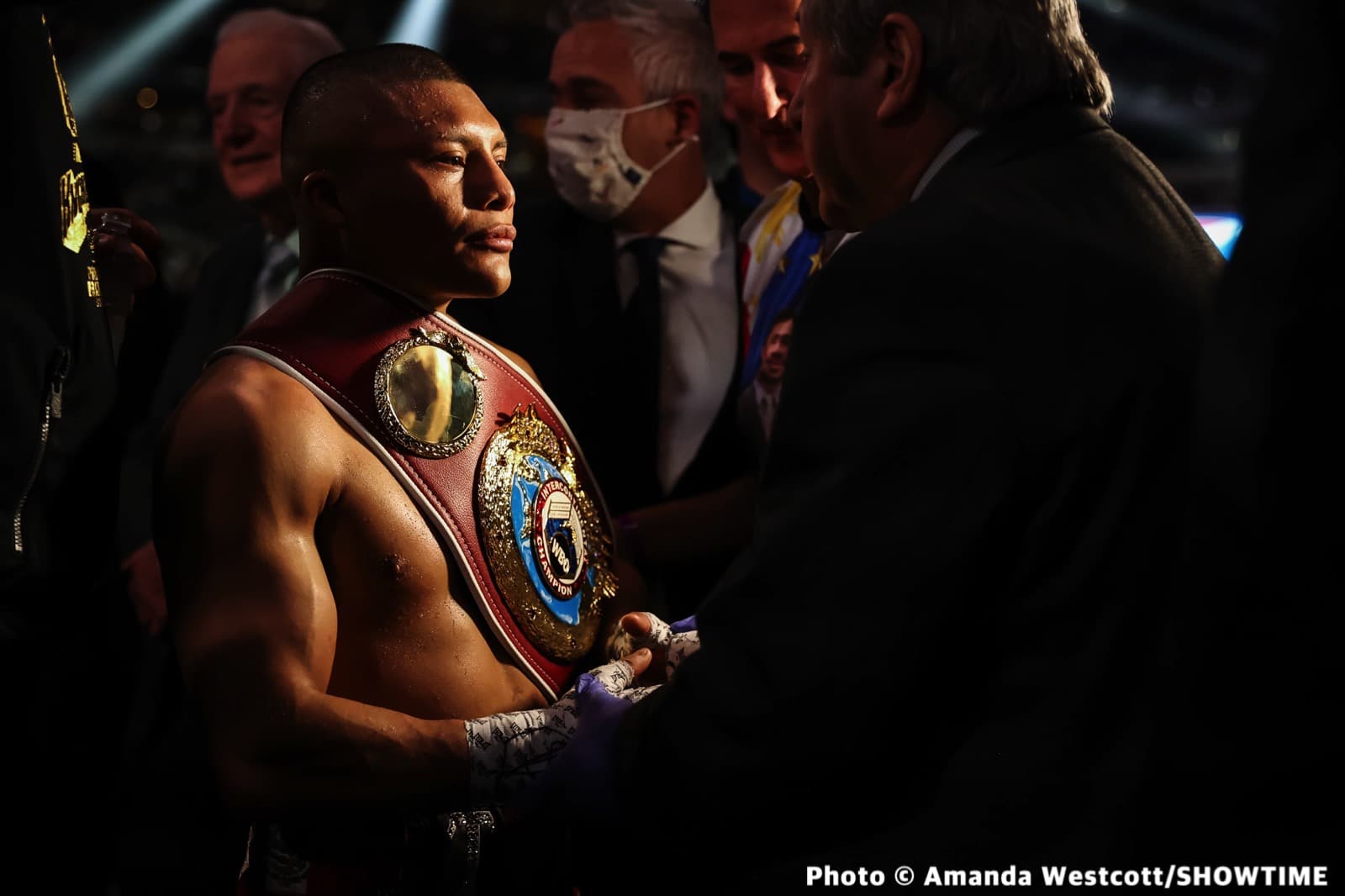 Photos: Spence TKOs Ugas in 10th, Cruz Dominates Gamboa