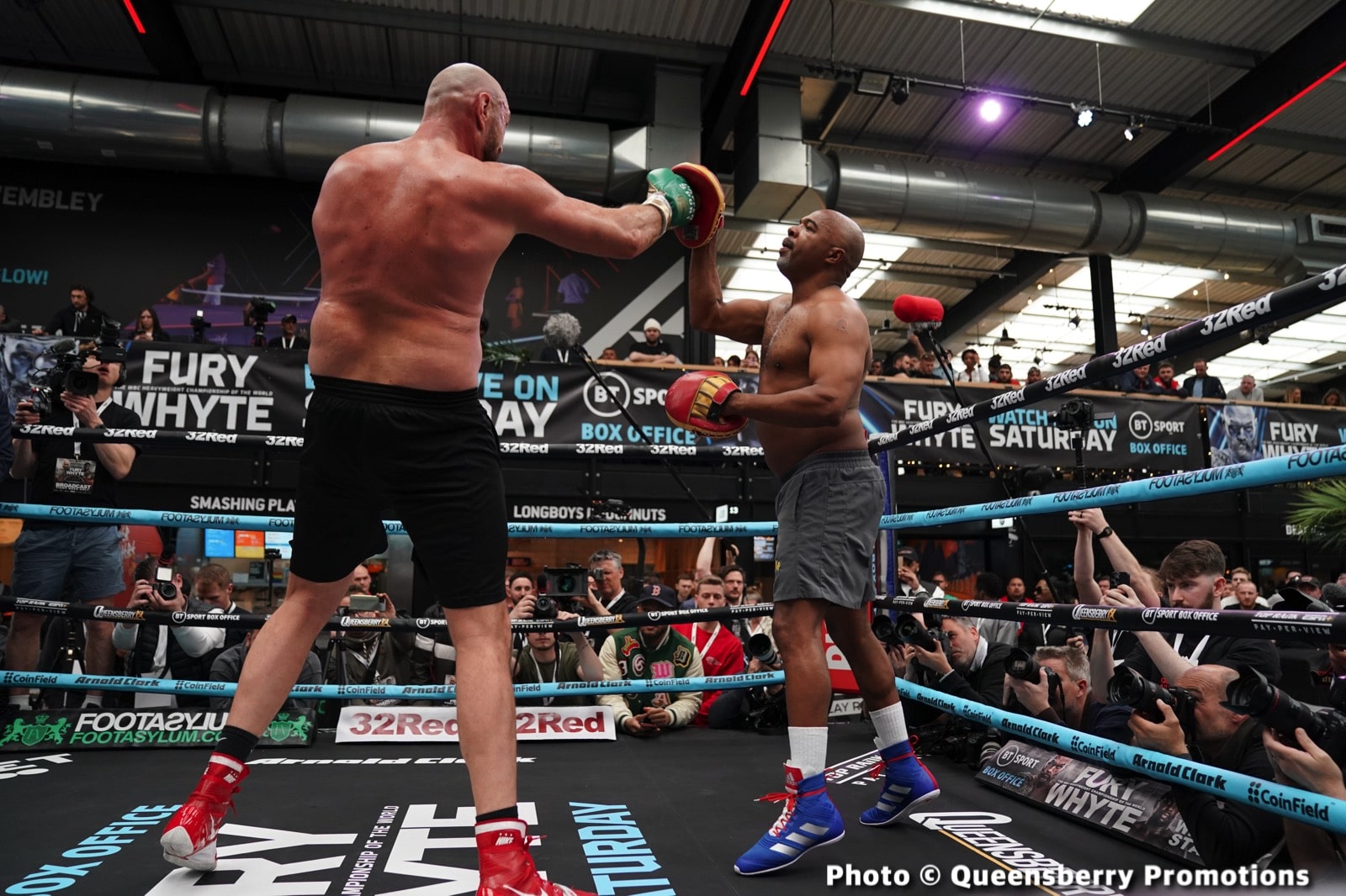 Boxing photo: Dillian Whyte, Tyson Fury image Tyson Fury - Dillian Whyte: No Whyte, No Problem!