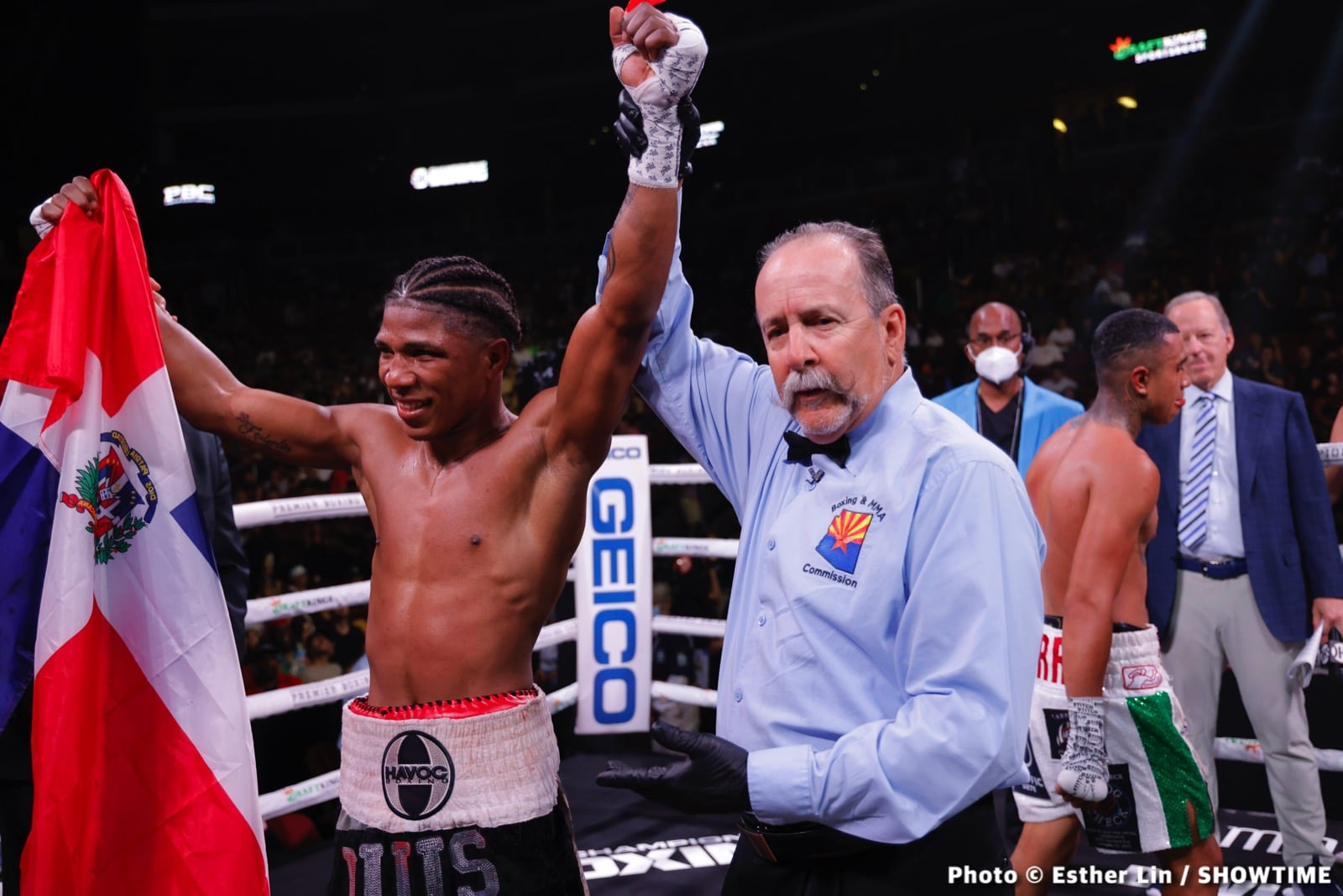 Photos: Benavidez KOs Lemieux, Gómez Dominates Cota