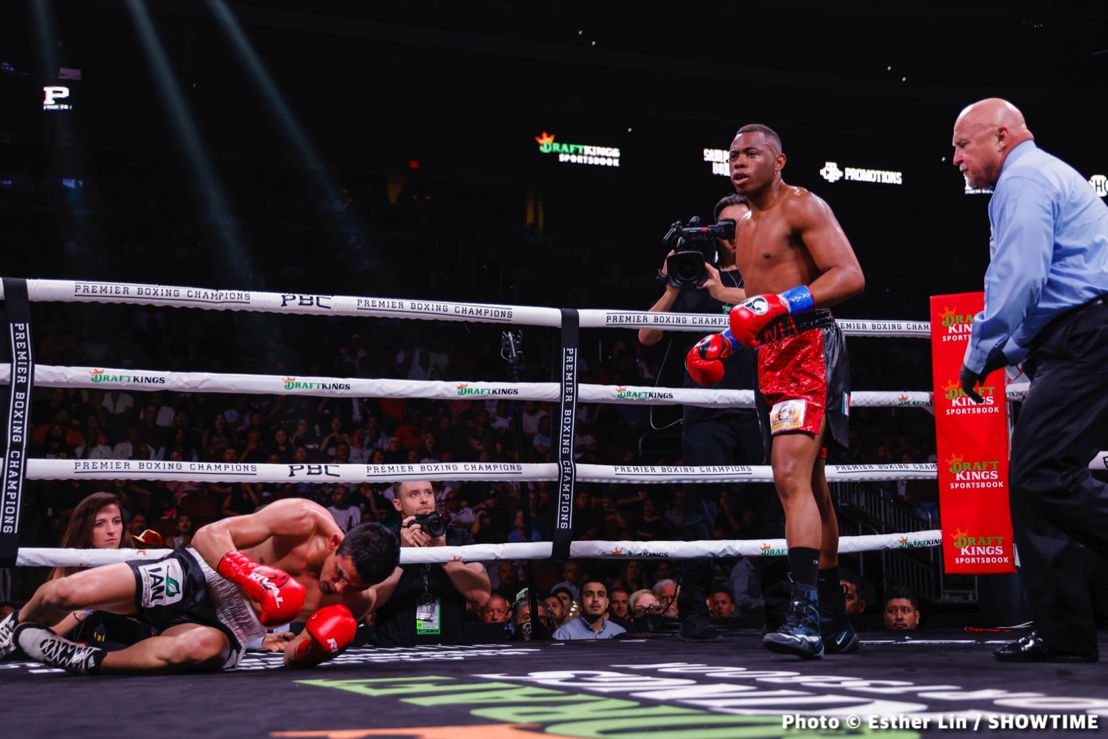 Photos: Benavidez KOs Lemieux, Gómez Dominates Cota