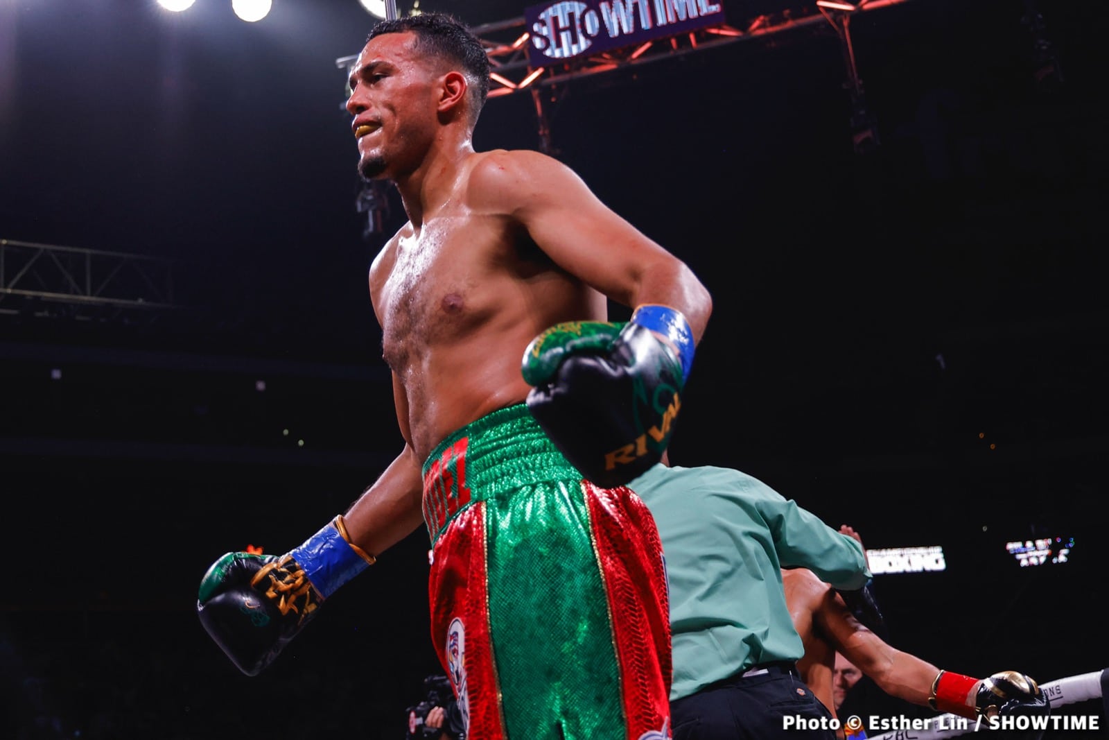 Photos: Benavidez KOs Lemieux, Gómez Dominates Cota