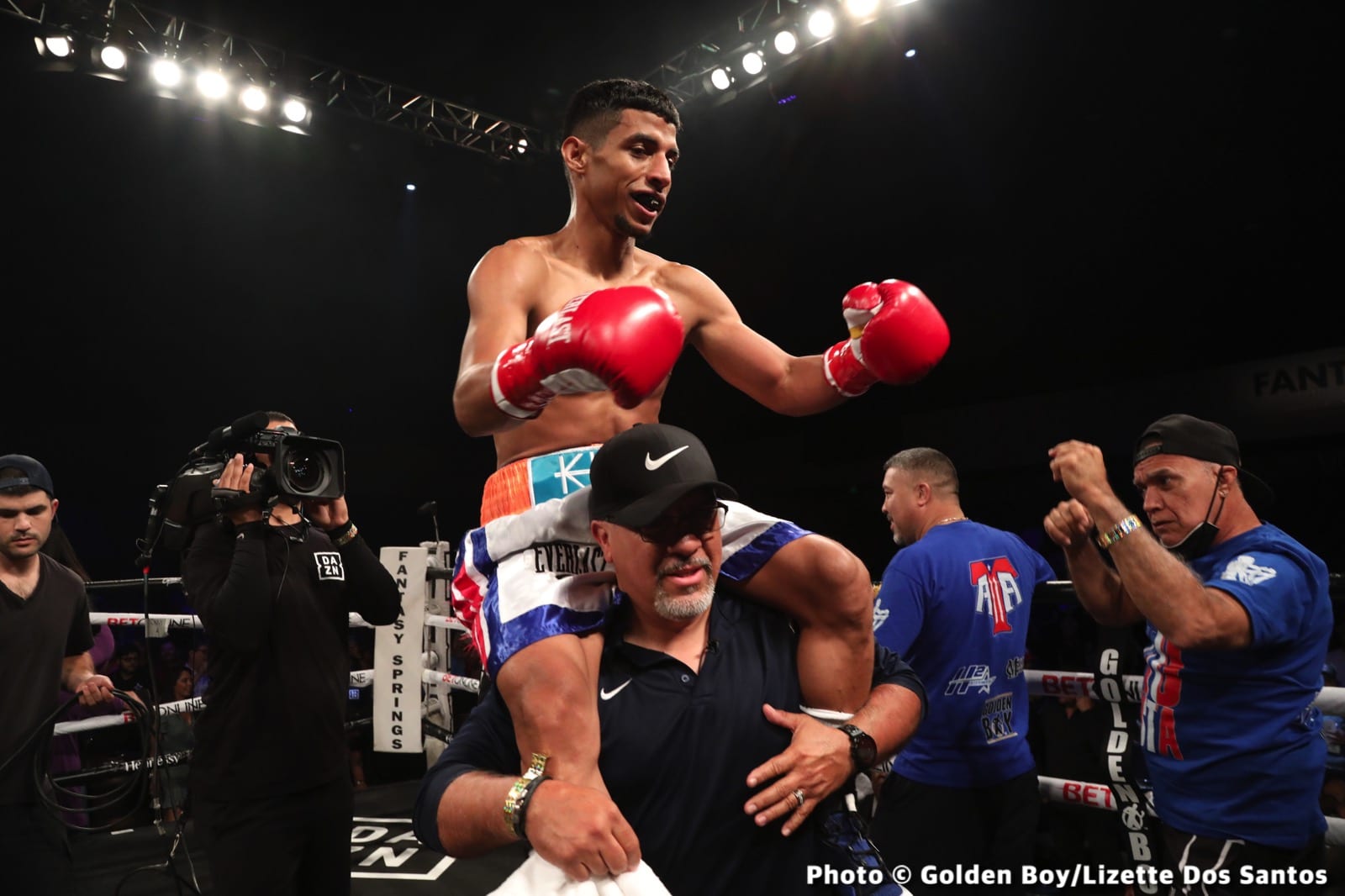 "Tito" Acosta Defeats Rivera Via First Round KO - Boxing Results