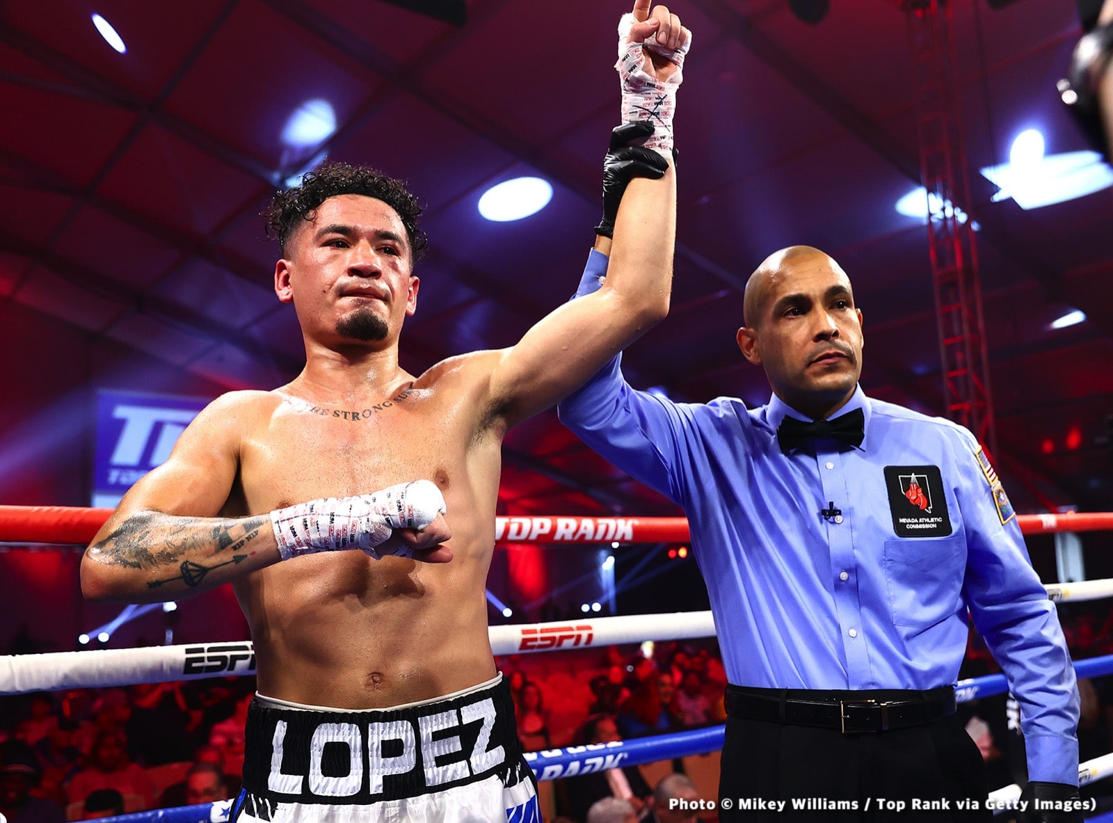 Janibek Alimkhanuly stops Danny Dignum by 2nd round KO - Boxing results