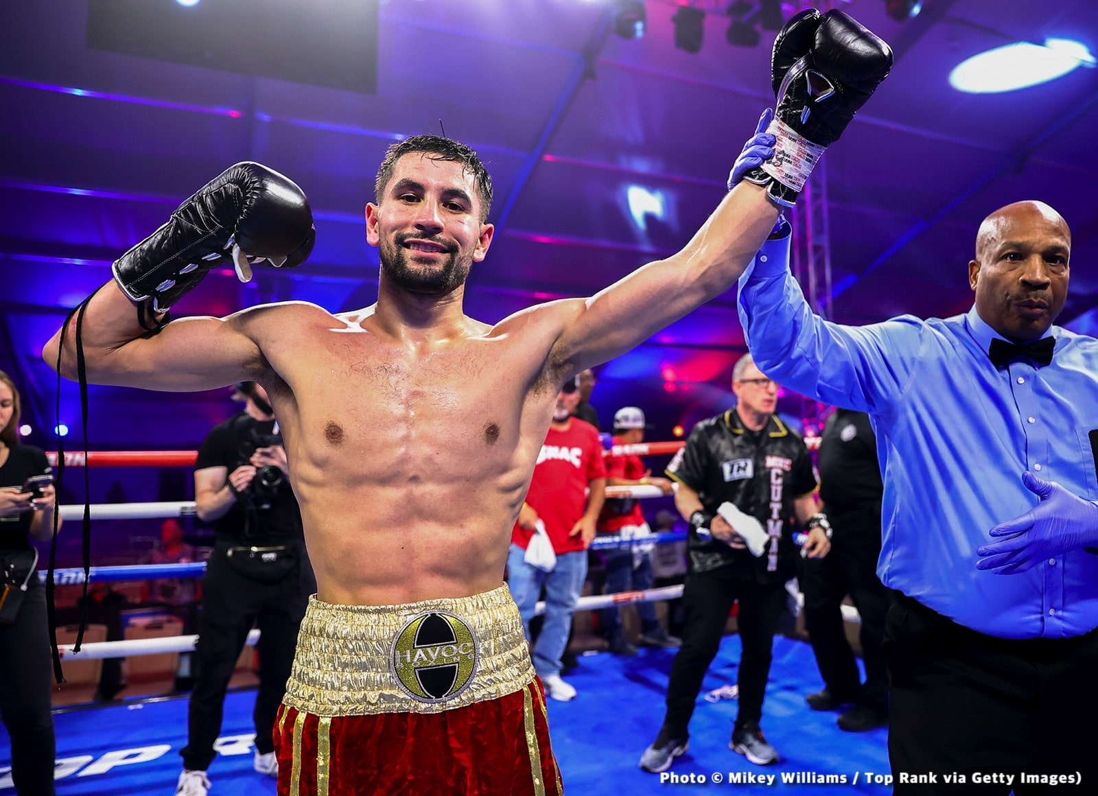 Janibek Alimkhanuly stops Danny Dignum by 2nd round KO - Boxing results