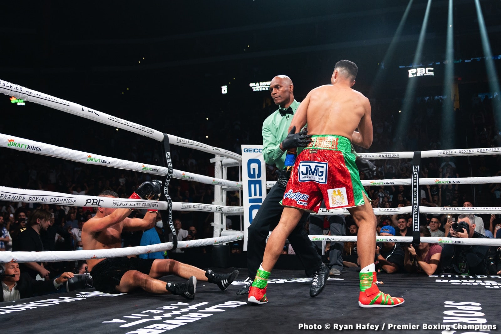 Benavidez vs. Lemieux - LIVE action results from Glendale, AZ
