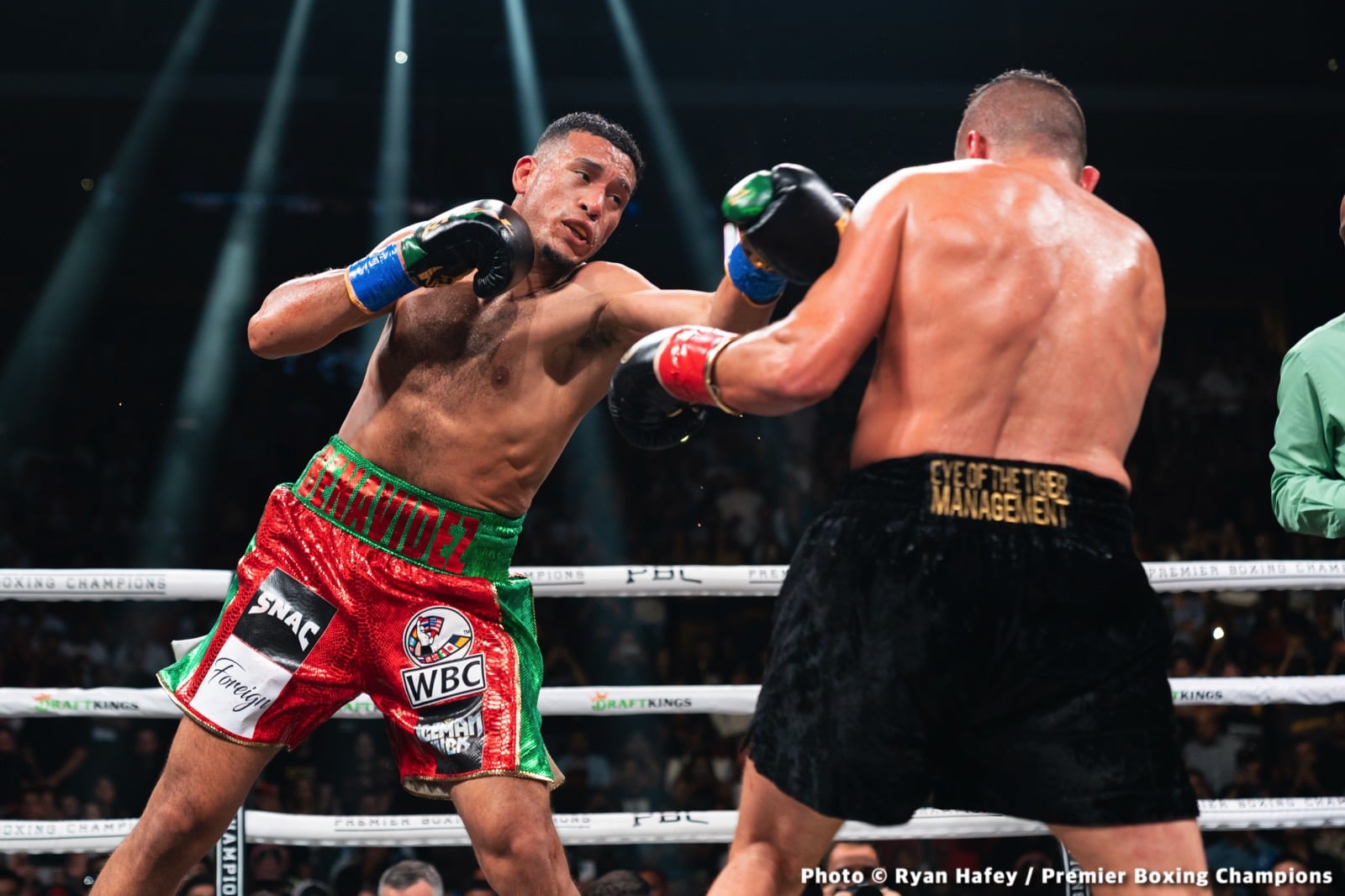 Benavidez vs. Lemieux - LIVE action results from Glendale, AZ