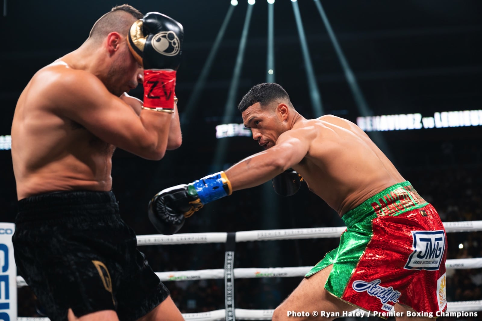 Boxing photo: David Benavidez, David Lemieux image Benavidez vs. Lemieux - LIVE action results from Glendale, AZ
