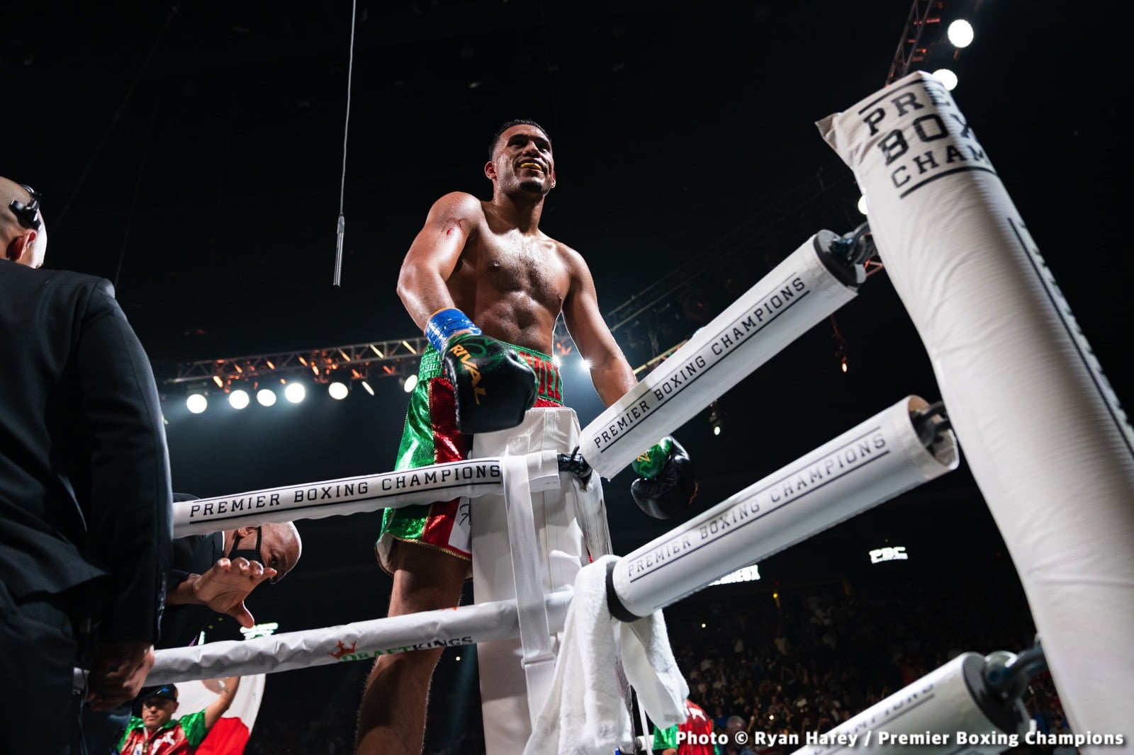 Benavidez vs. Lemieux - LIVE action results from Glendale, AZ