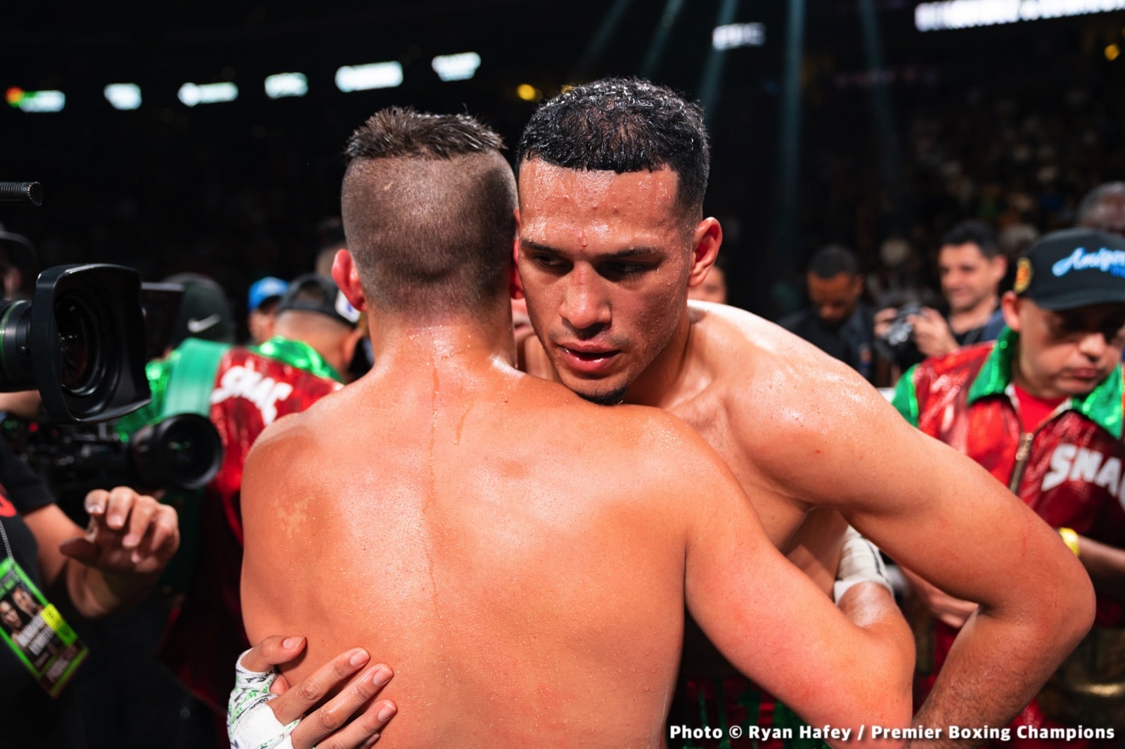 Benavidez vs. Lemieux - LIVE action results from Glendale, AZ
