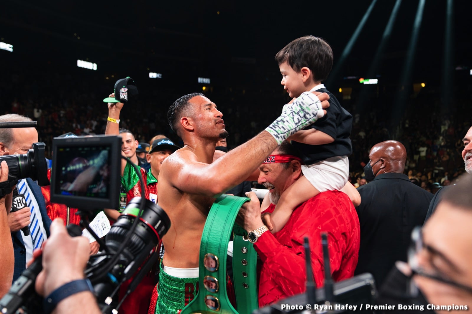 Benavidez vs. Lemieux - LIVE action results from Glendale, AZ