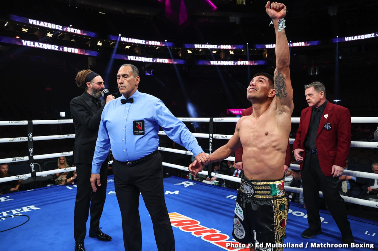 Canelo Alvarez vs. Dmitry Bivol - LIVE action results from Las Vegas