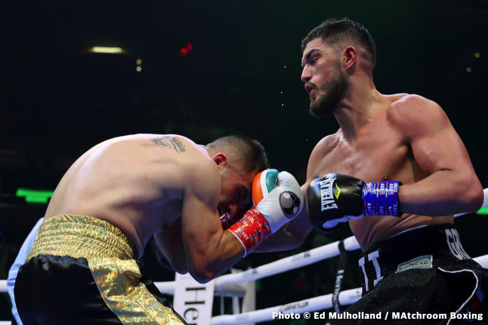 Katie Taylor defeats Amanda Serrano - Boxing Results