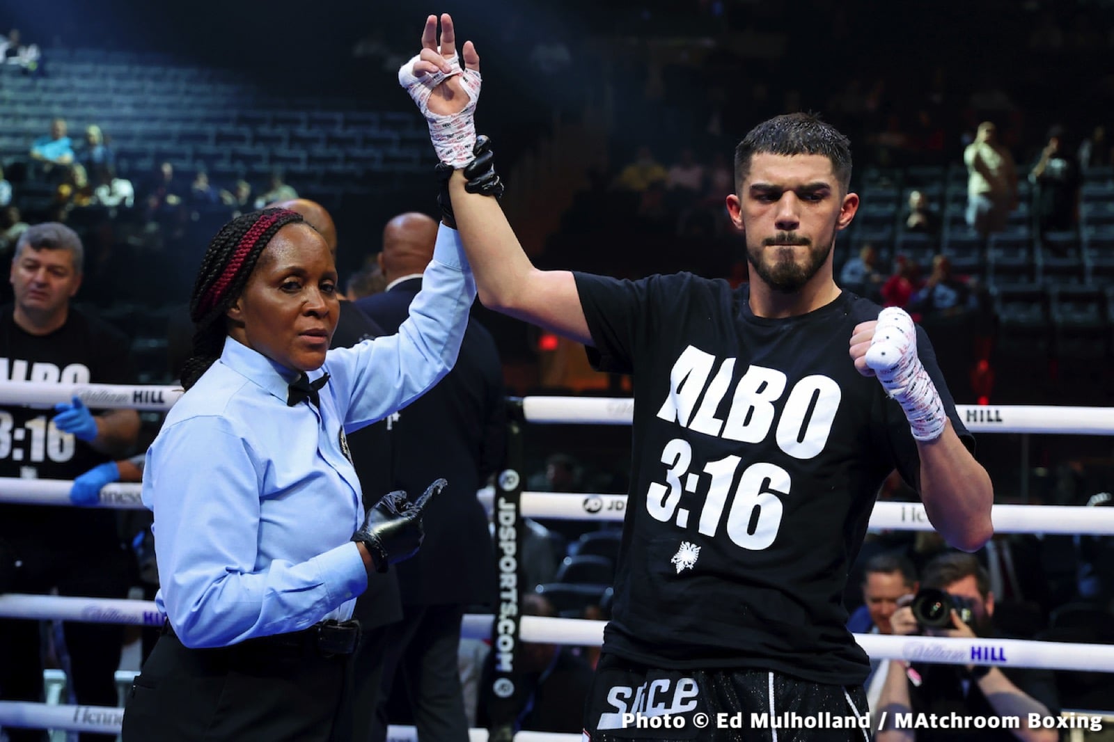 Katie Taylor defeats Amanda Serrano - Boxing Results
