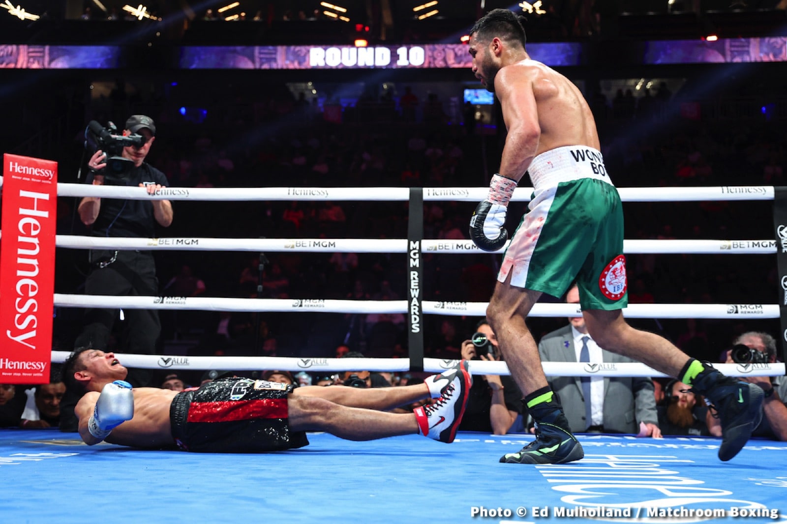 Canelo Alvarez vs. Dmitry Bivol - LIVE action results from Las Vegas