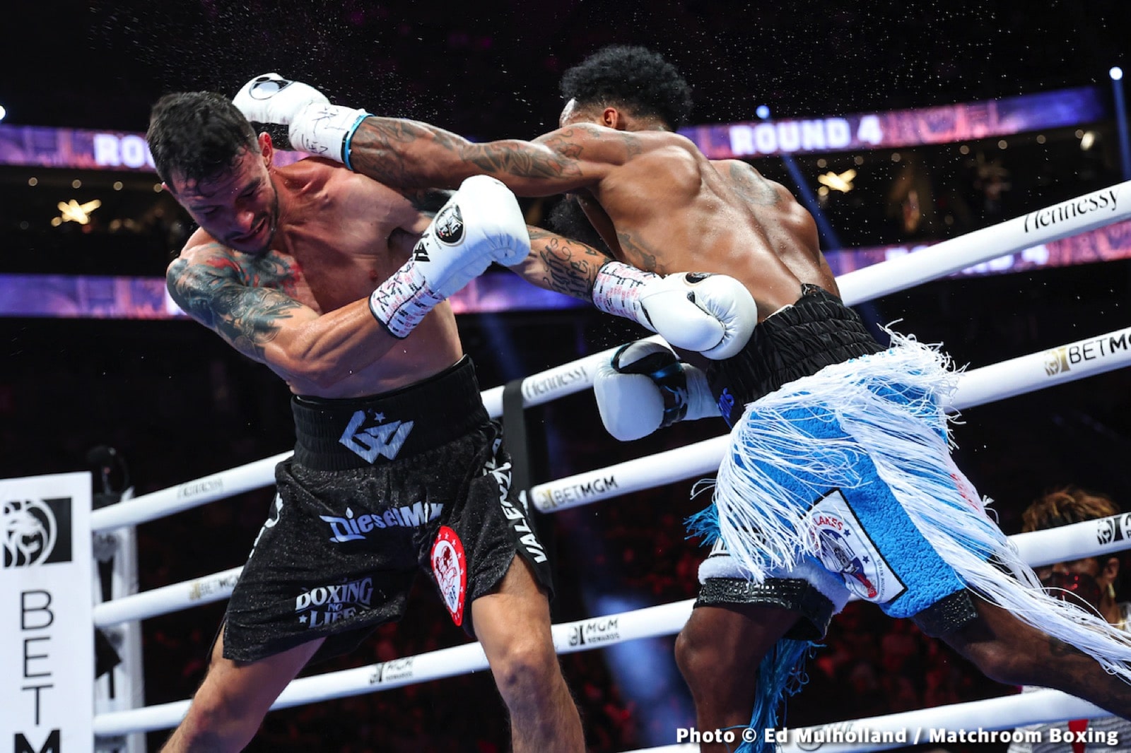 Canelo Alvarez vs. Dmitry Bivol - LIVE action results from Las Vegas