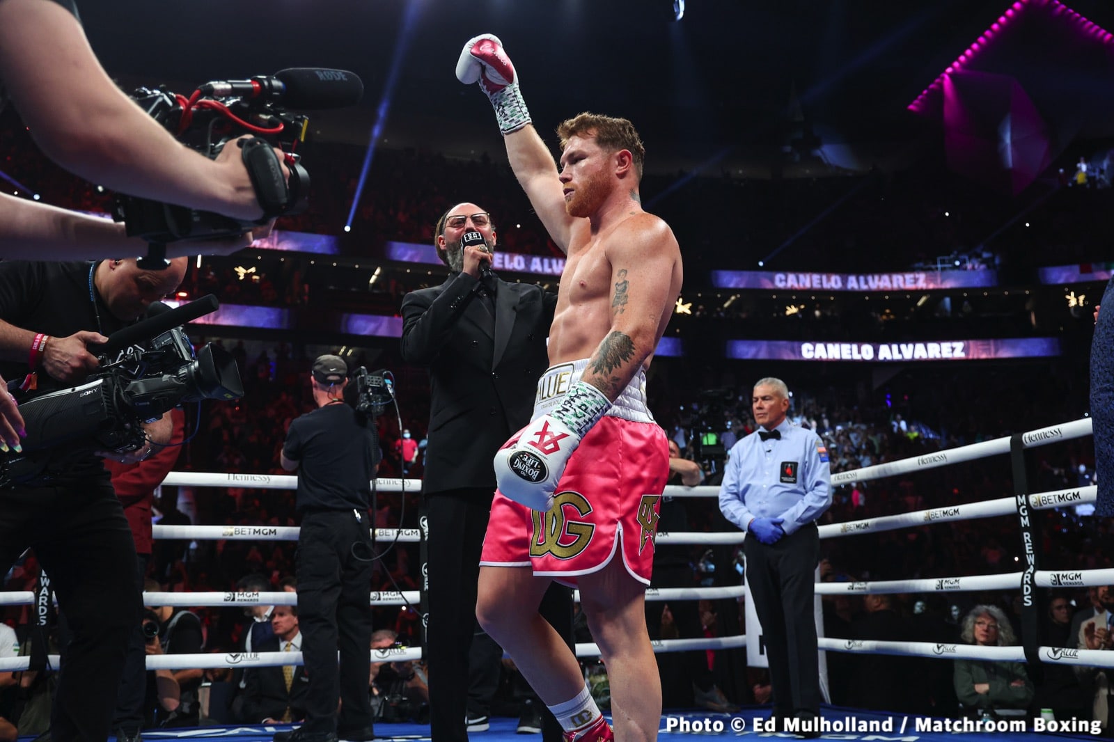 Canelo Alvarez Set to Face Jaime Munguia on May 4th, Returning to DAZN
