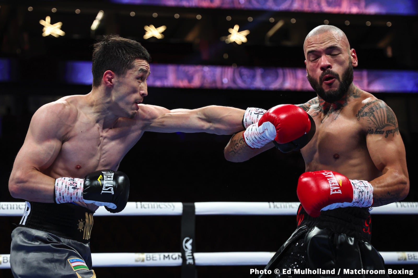 Canelo Alvarez vs. Dmitry Bivol - LIVE action results from Las Vegas