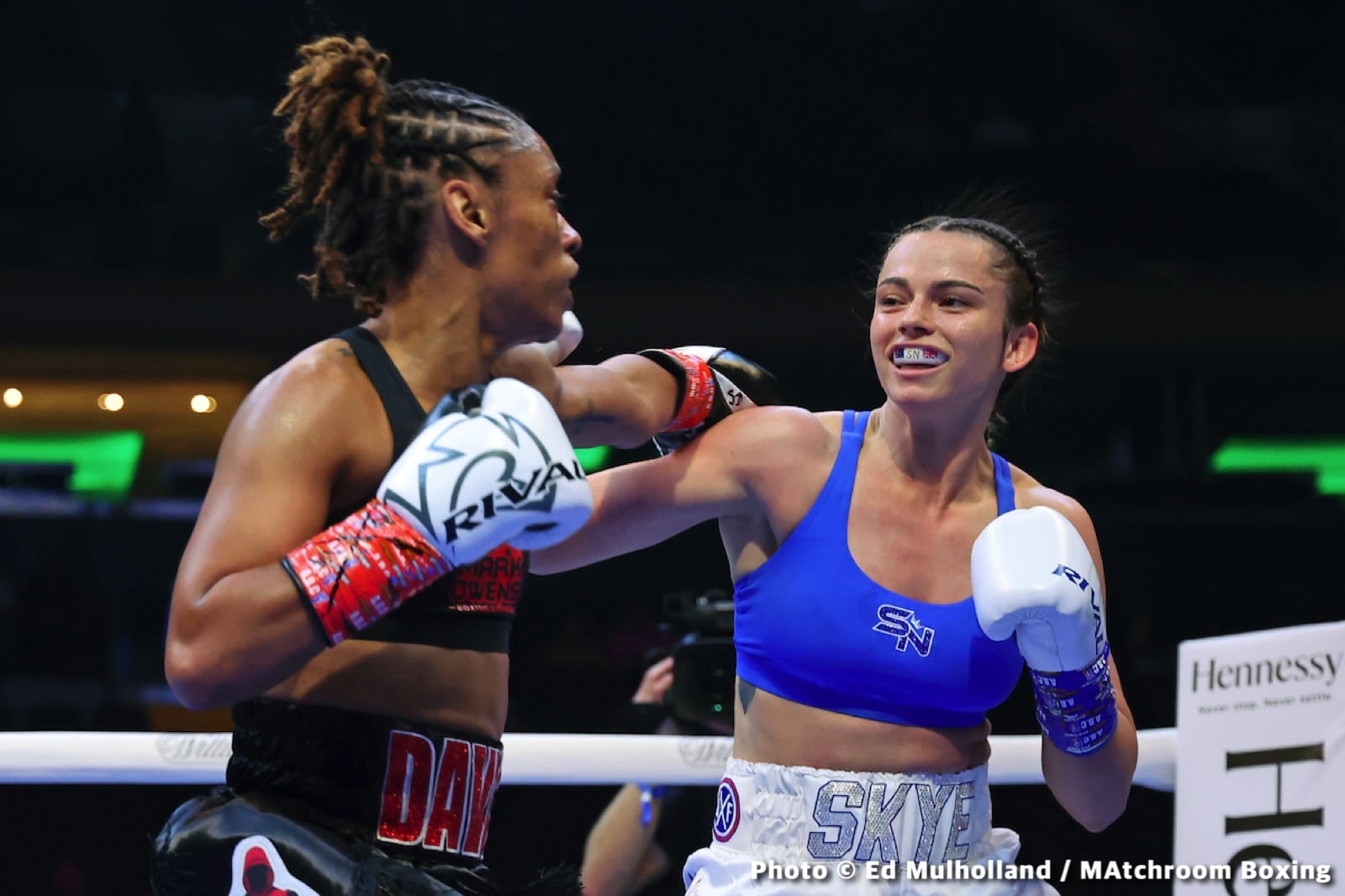 Katie Taylor defeats Amanda Serrano - Boxing Results