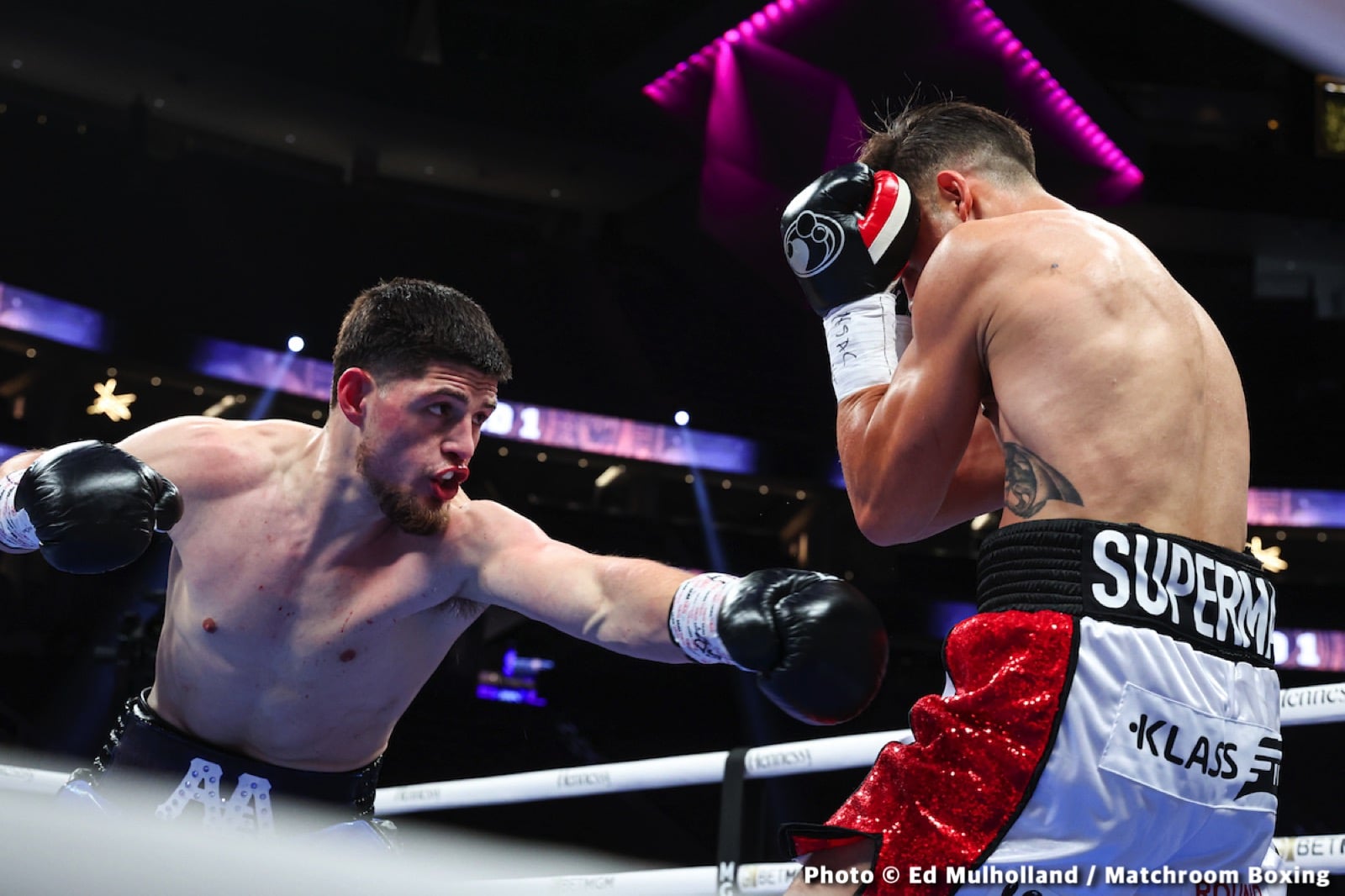 Canelo Alvarez vs. Dmitry Bivol - LIVE action results from Las Vegas
