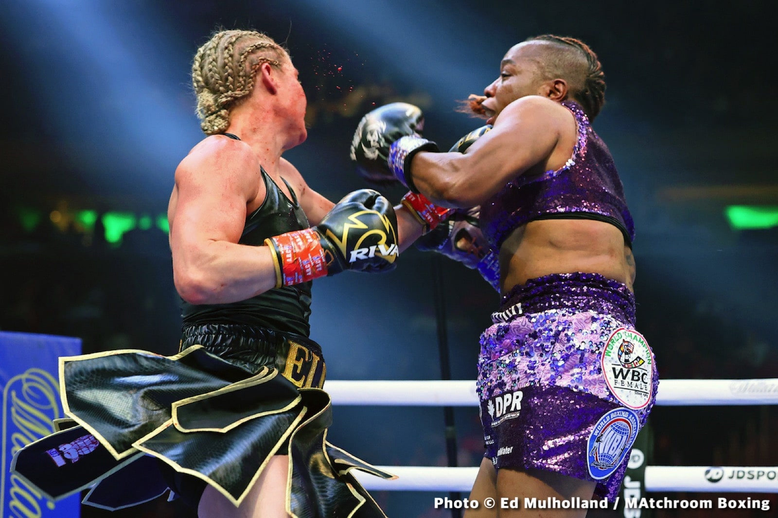 Katie Taylor defeats Amanda Serrano - Boxing Results