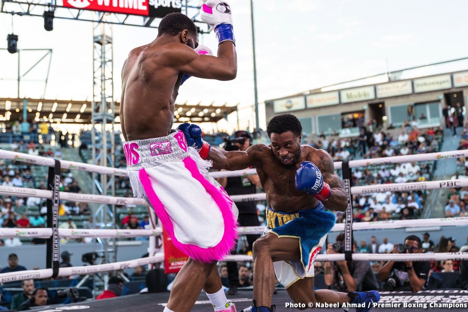 Jaron Ennis obliterates Custio Clayton - Boxing Results
